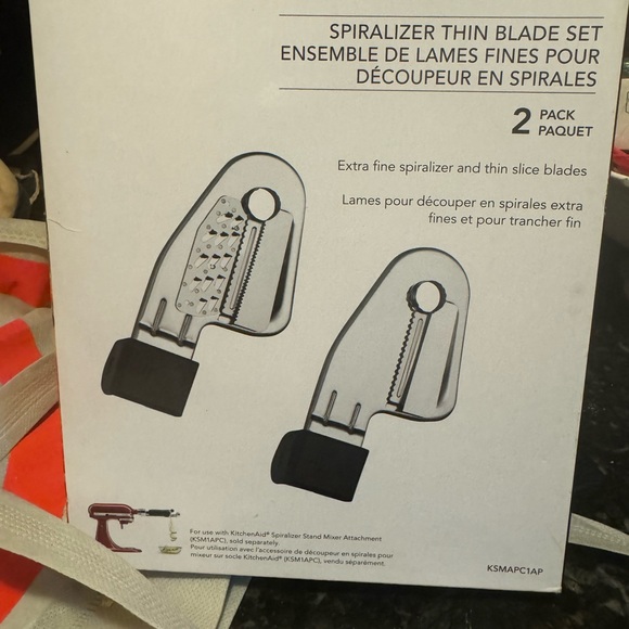 Kitchenaid KSMAPC1AP Spiralizer Thin Blade forSpiralizer Stand Mixer Attachment. - Picture 2 of 3